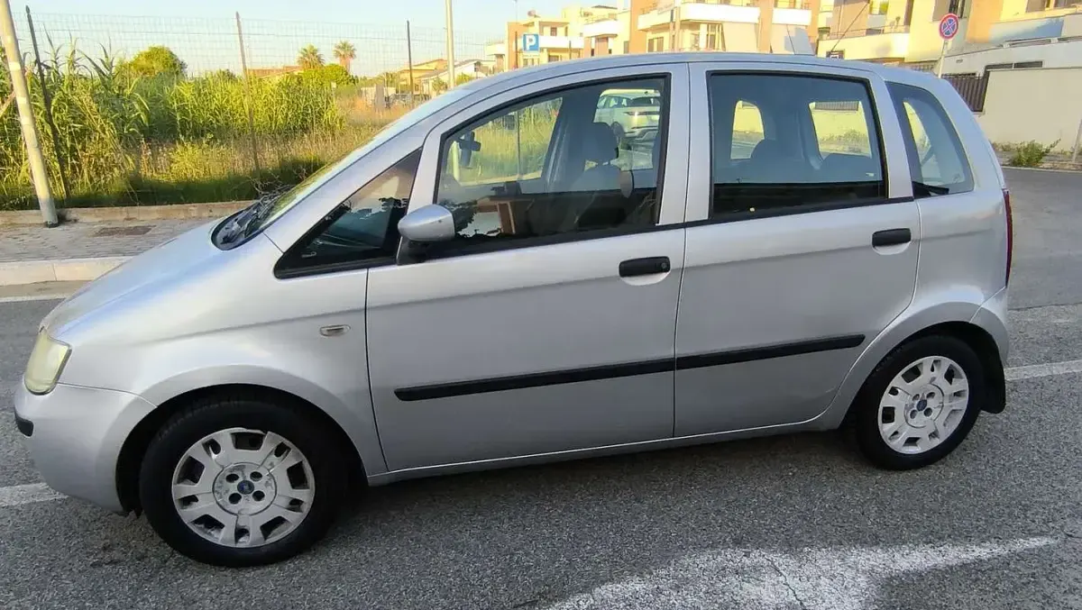 Usata Fiat Idea 69 CV (50 kW) 2008 Grigio Monovolume