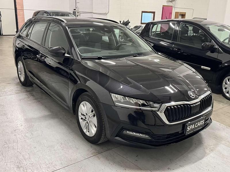 Usata Skoda Octavia Executive 116 CV (85 kW) 2022 Nero Station wagon