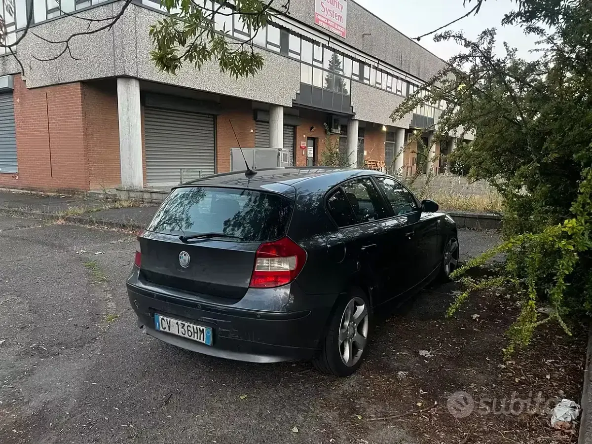 Usata BMW 120 163 CV (119 kW) 2005 Nero Utilitaria