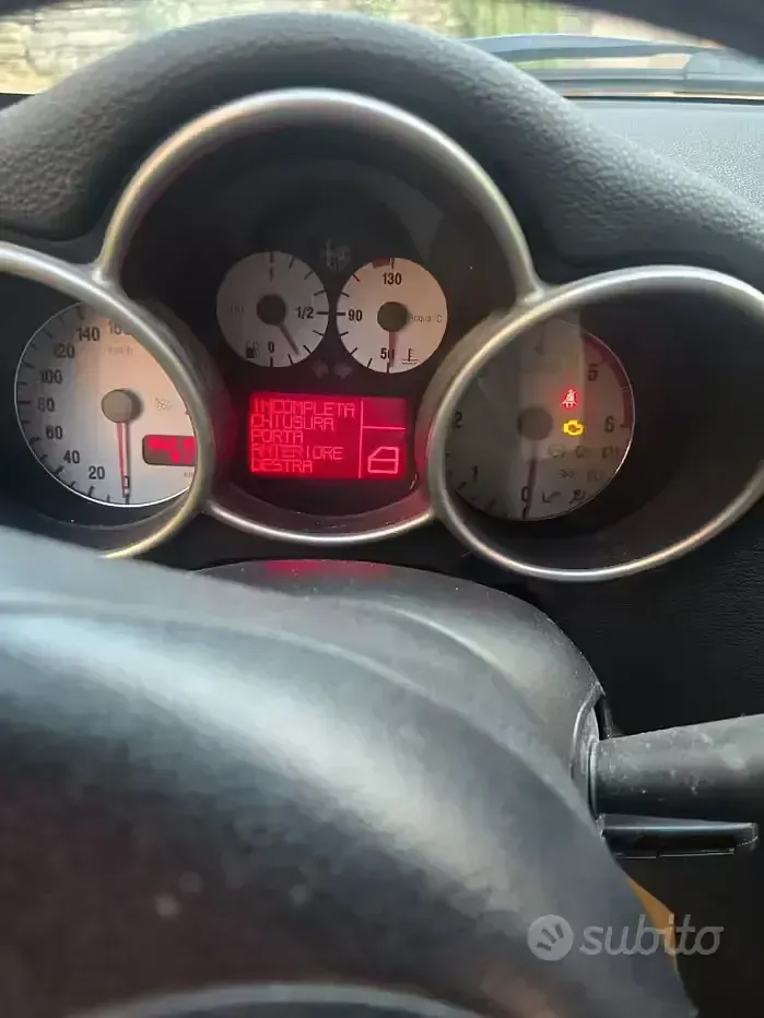 Occasion Alfa Romeo 147 116 PK (85 kW) 2004 Grijs Hatchback
