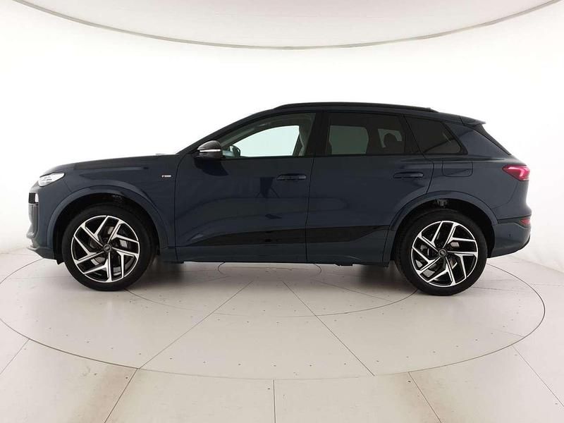 Nuova Audi Q6 e-tron S-Line 339 kW (462 CV) 2026 Blu plasma metallizzato SUV