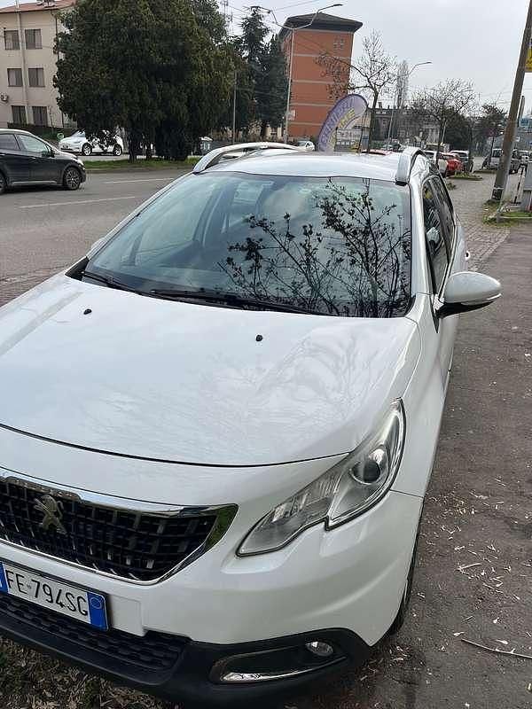 Usata Peugeot 2008 Active 82 CV (60 kW) 2016 Bianco SUV