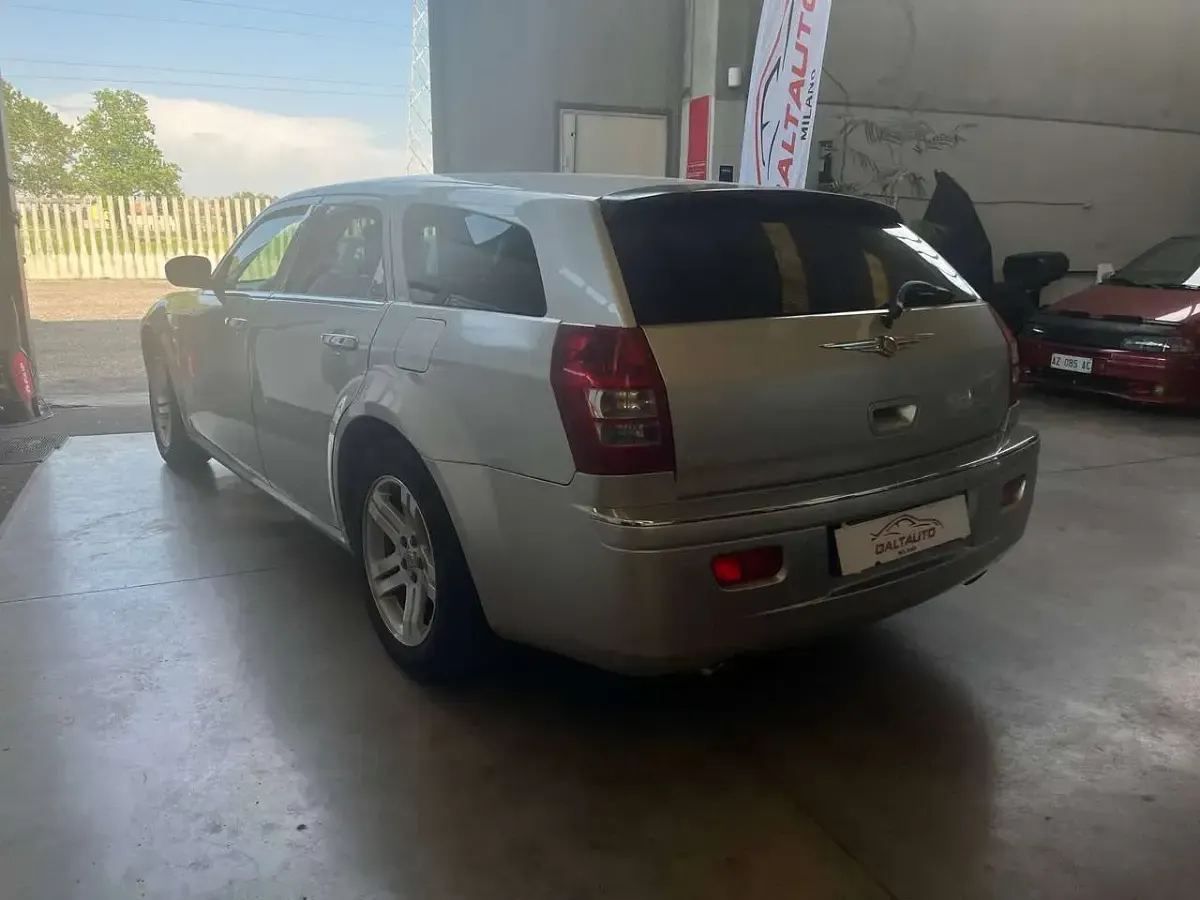 Usata Chrysler 300C Touring 218 CV (160 kW) 2006 Grigio metallizzato Station wagon