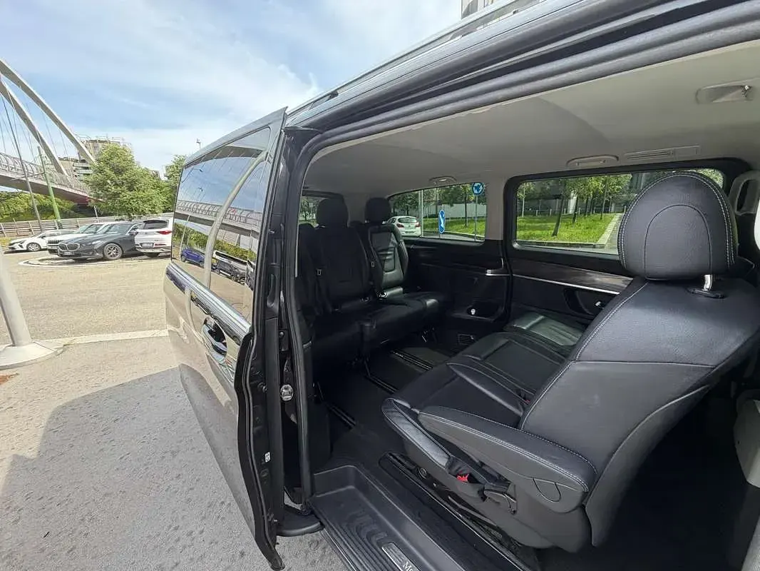Usata Mercedes V250 190 CV (139 kW) 2023 Nero Monovolume