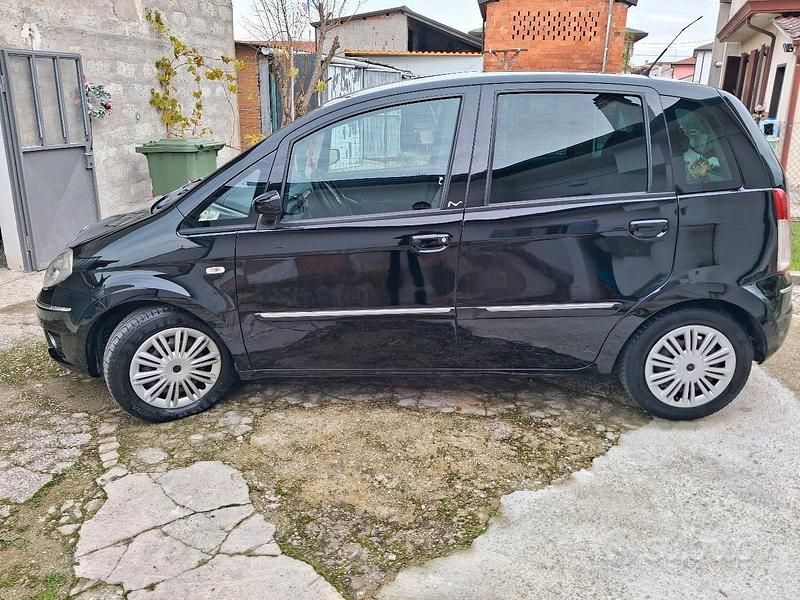 Usata Lancia Musa 69 CV (50 kW) 2008 Nero Monovolume