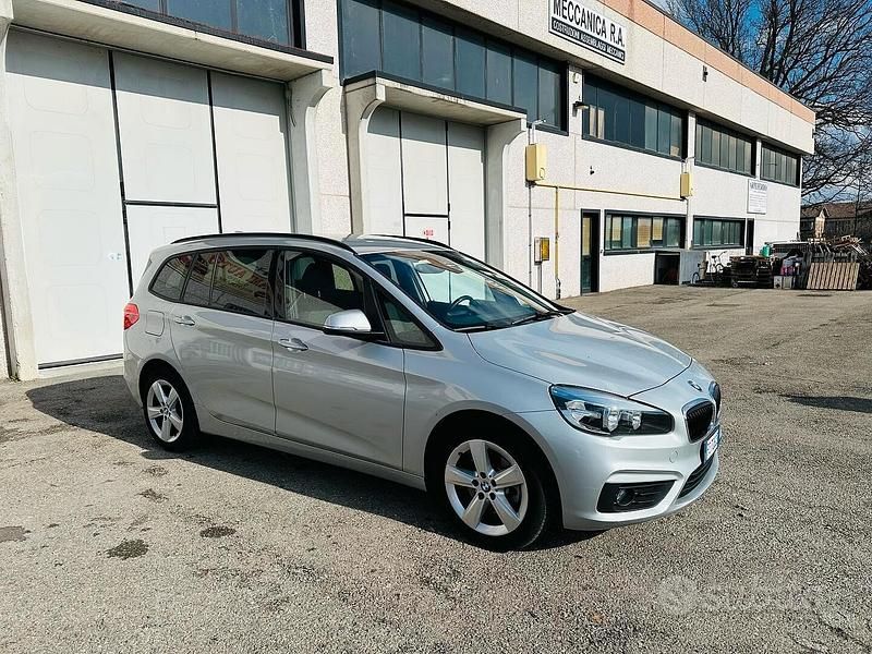 Usata BMW 218 Luxury Line 150 CV (110 kW) 2016 Grigio Station wagon