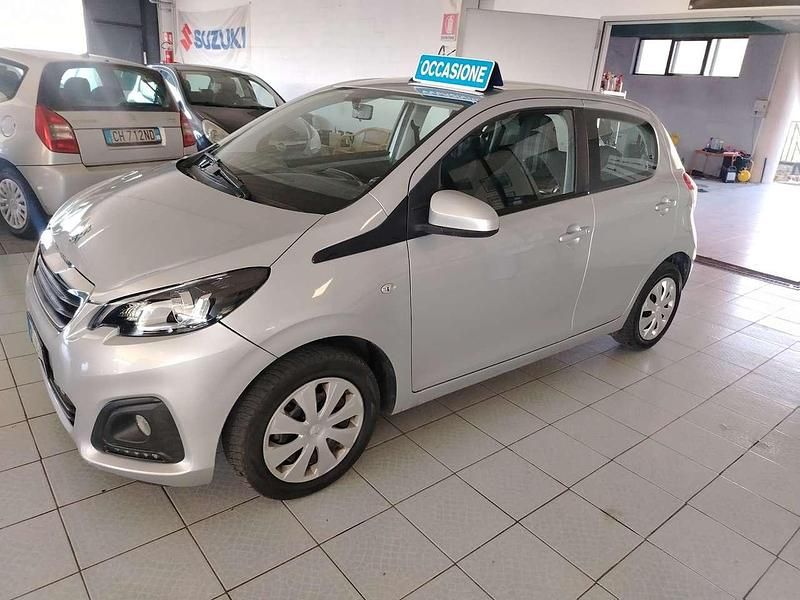Usata Peugeot 108 Allure 72 CV (52 kW) 2018 Argento Utilitaria