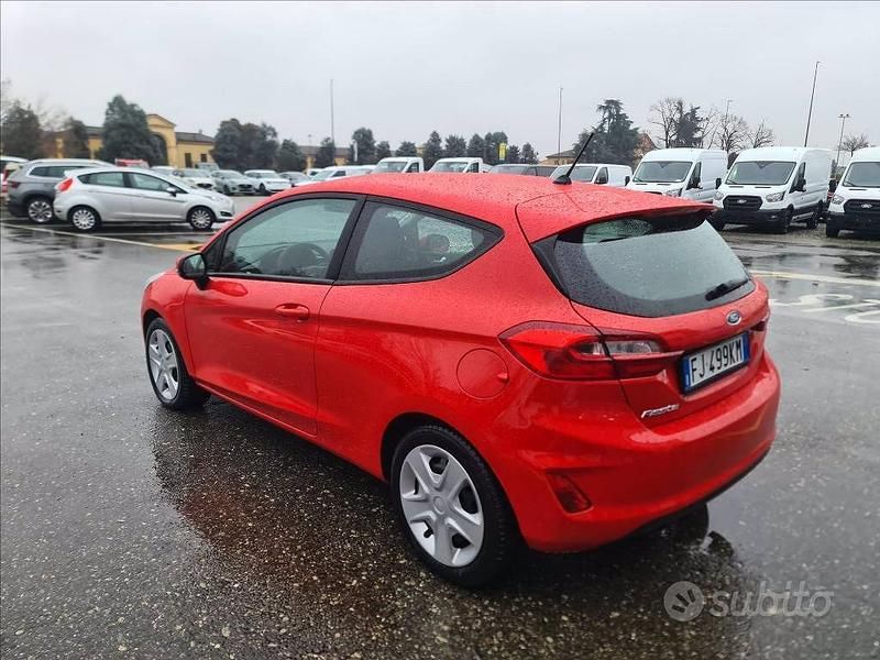 Usata Ford Fiesta 70 CV (51 kW) 2017 Rosso Berlina