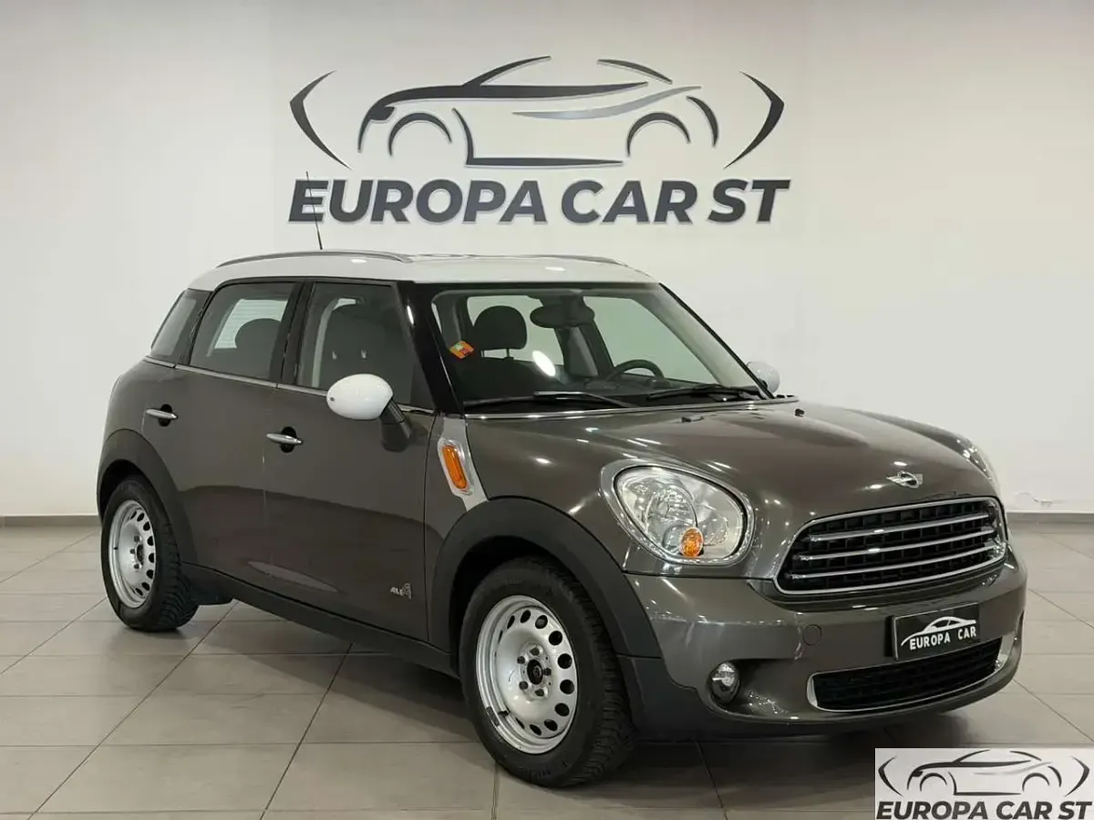 Usata Mini Cooper D Countryman 111 CV (81 kW) 2012 Marrone SUV