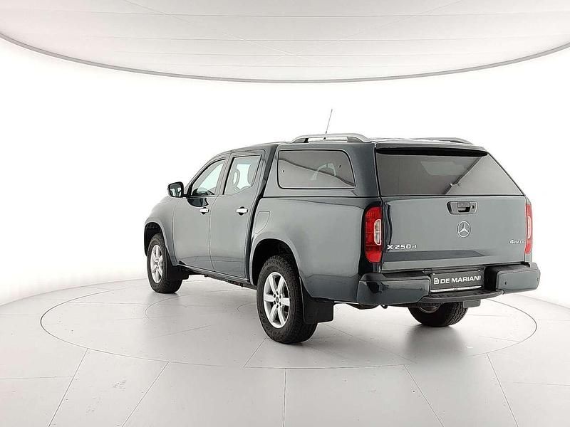 Usata Mercedes X250 190 CV (139 kW) 2018 Verde Pick-up