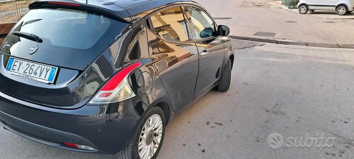 Usata Lancia Ypsilon 69 CV (50 kW) 2015 Utilitaria