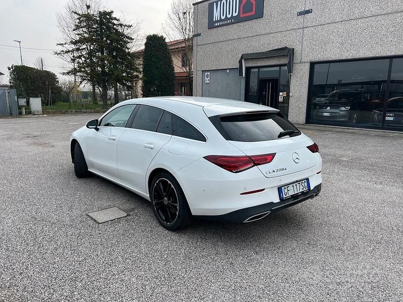 Usata Mercedes CLA220 Shooting Brake 190 CV (139 kW) 2022 Bianco Station wagon