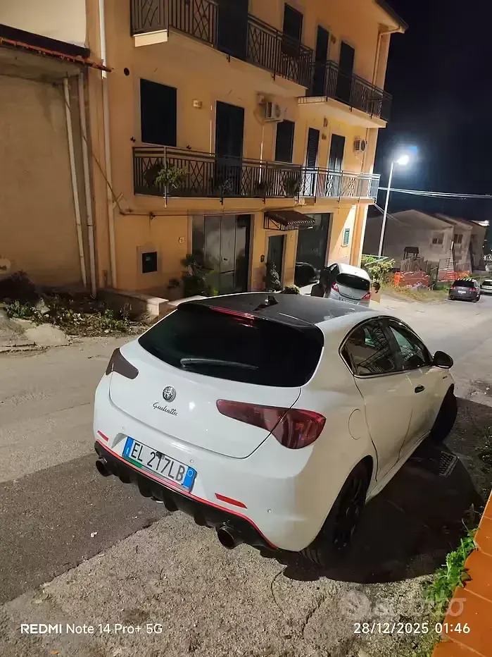 Usata Alfa Romeo Giulietta Quadrifoglio Verde 140 CV (102 kW) 2012 Bianco Utilitaria