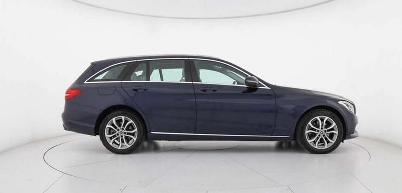 Usata Mercedes C220 170 CV (125 kW) 2017 Blu/azzurro Station wagon