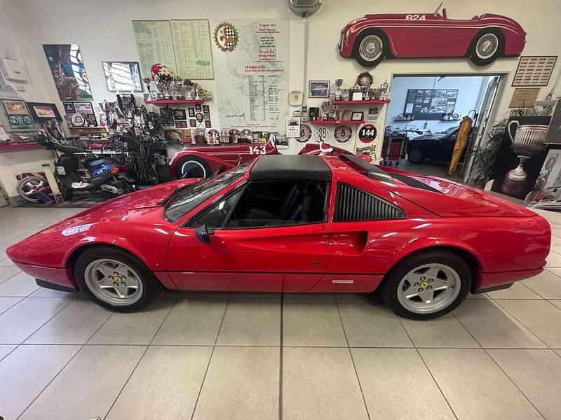 Usata Ferrari 328 271 CV (199 kW) 1988 Rosso Cabrio