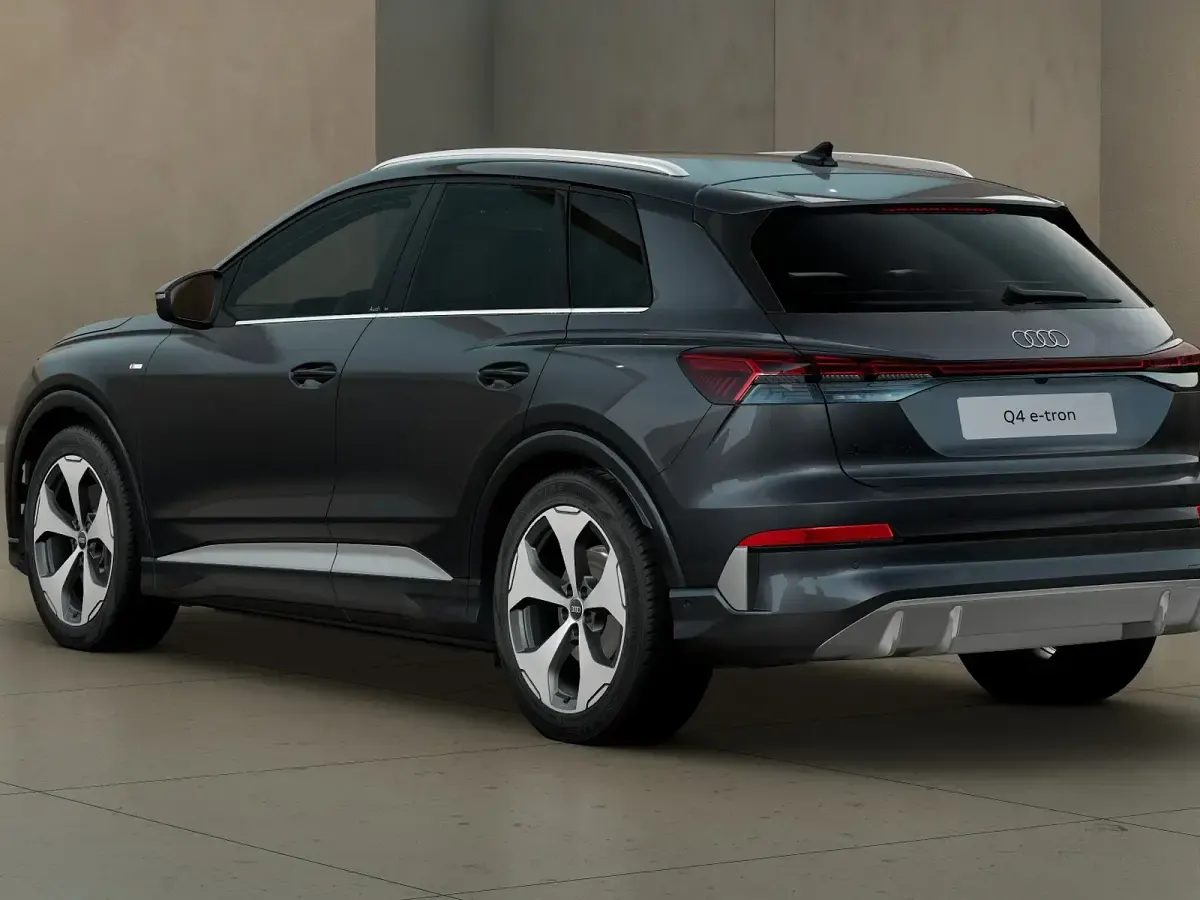 Nuova Audi Q4 e-tron Ambiente 150 kW (204 CV) 2026 Grigio tambora metallico SUV