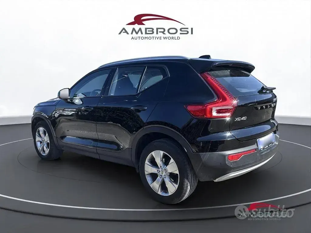 Occasion Volvo XC40 Momentum 129 ch (94 kW) 2022 Noir SUV