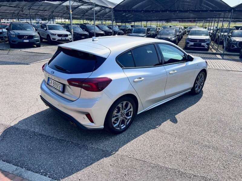 Usata Ford Focus ST 125 CV (91 kW) 2024 Grigio scuro Berlina