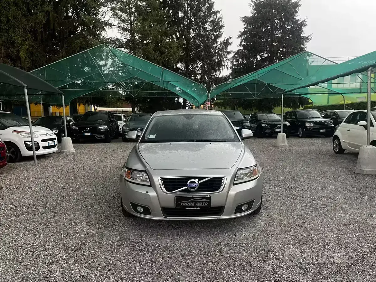 Usata Volvo V50 115 CV (84 kW) 2012 Grigio Station wagon