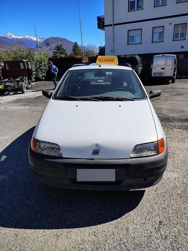 Usata Fiat Punto 54 CV (39 kW) 1998 Bianco Utilitaria