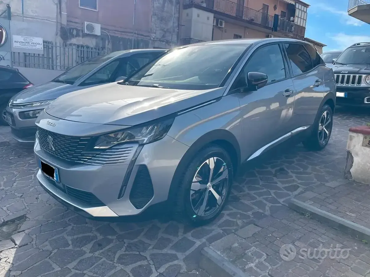 Usata Peugeot 3008 Allure 131 CV (96 kW) 2022 Grigio SUV