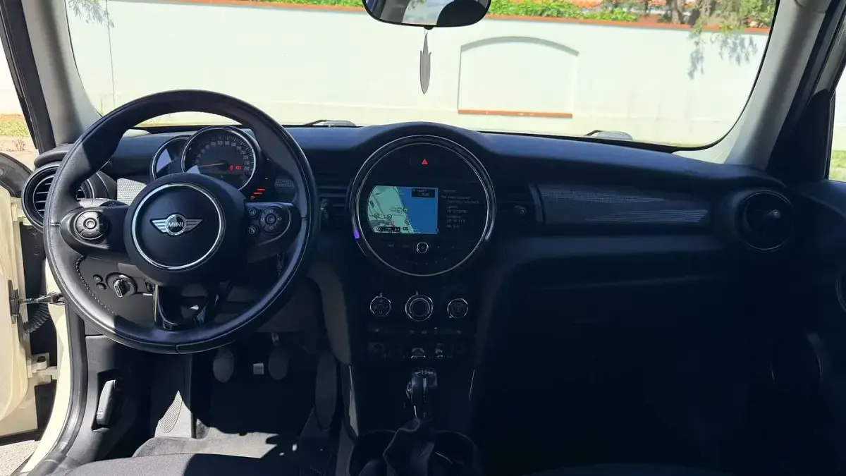 Usata Mini ONE 75 CV (55 kW) 2016 Bianco Utilitaria