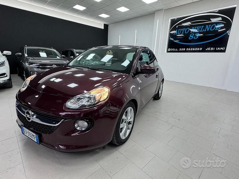 Usata Opel Adam 70 CV (51 kW) 2014 Rosso Utilitaria