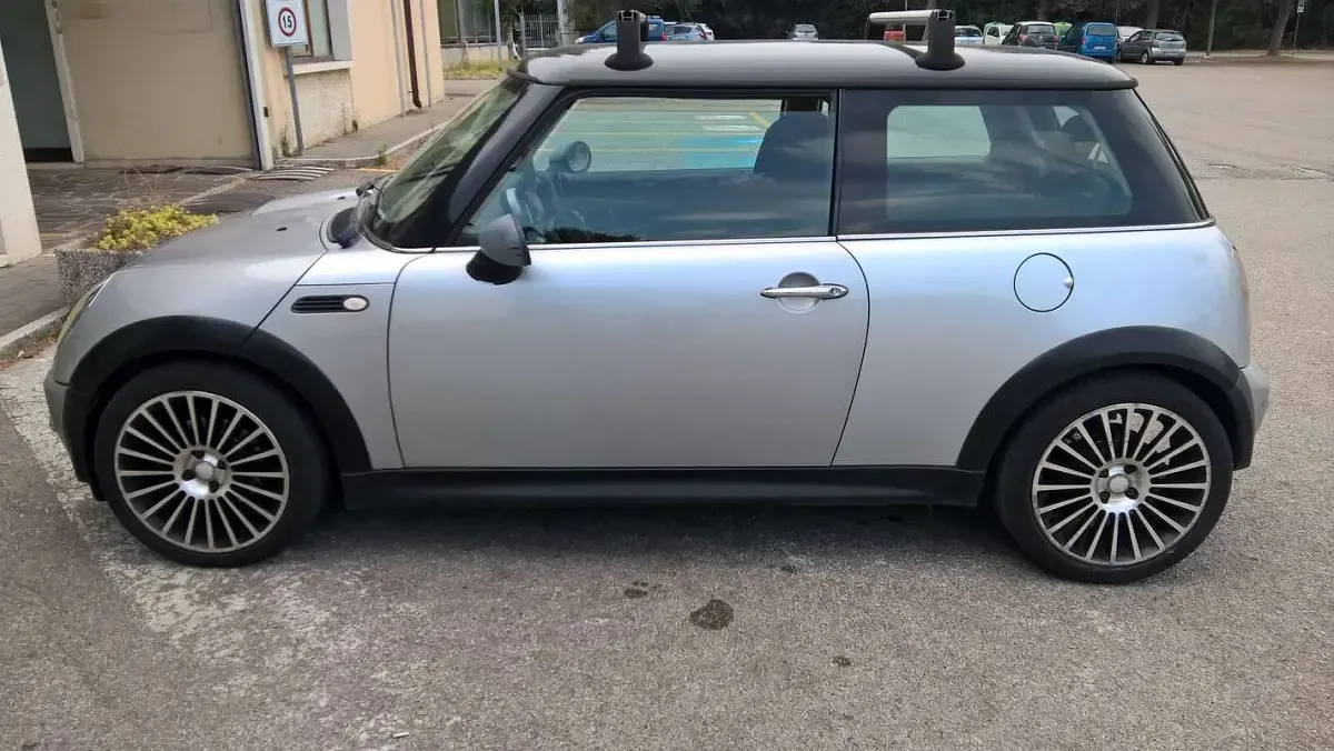 Usata Mini One D 75 CV (55 kW) 2004 Argento Utilitaria