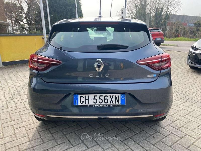 Usata Renault Clio V Intens 140 CV (102 kW) 2022 Grigio navy Berlina