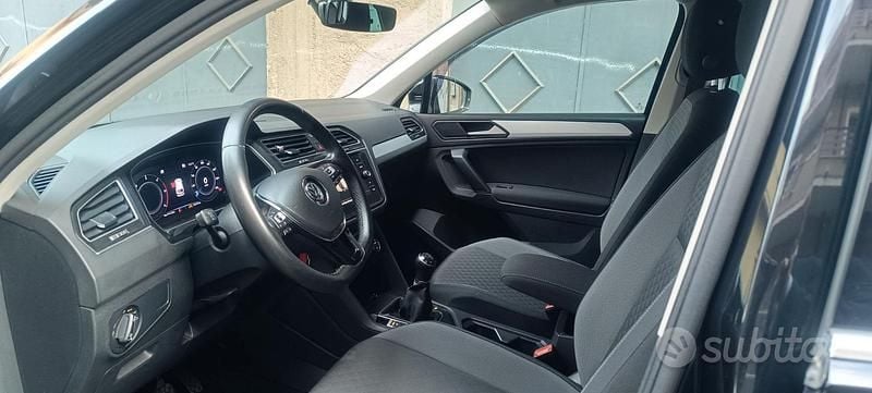Usata VW Tiguan R-line 115 CV (84 kW) 2019 Nero SUV