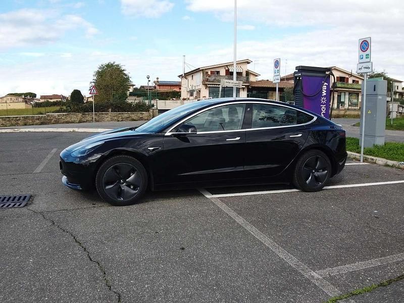 Usata Tesla Model 3 Standard Range 100 kW (136 CV) 2020 Blu/azzurro Berlina