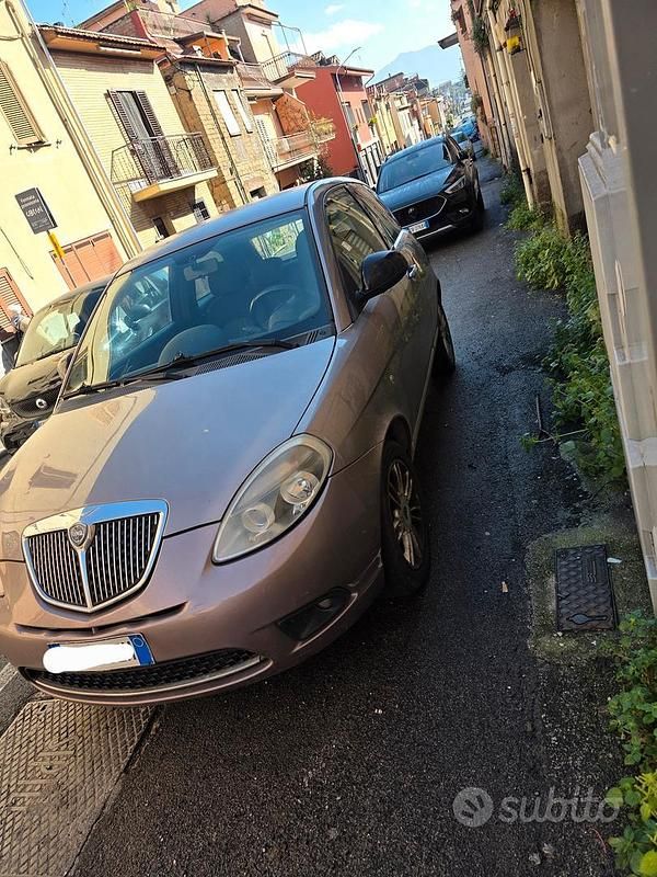 Usata Lancia Ypsilon 75 CV (55 kW) 2011 Utilitaria