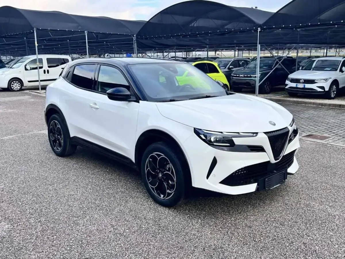Nuova Alfa Romeo GT Junior 145 CV (106 kW) 2025 Bianco SUV
