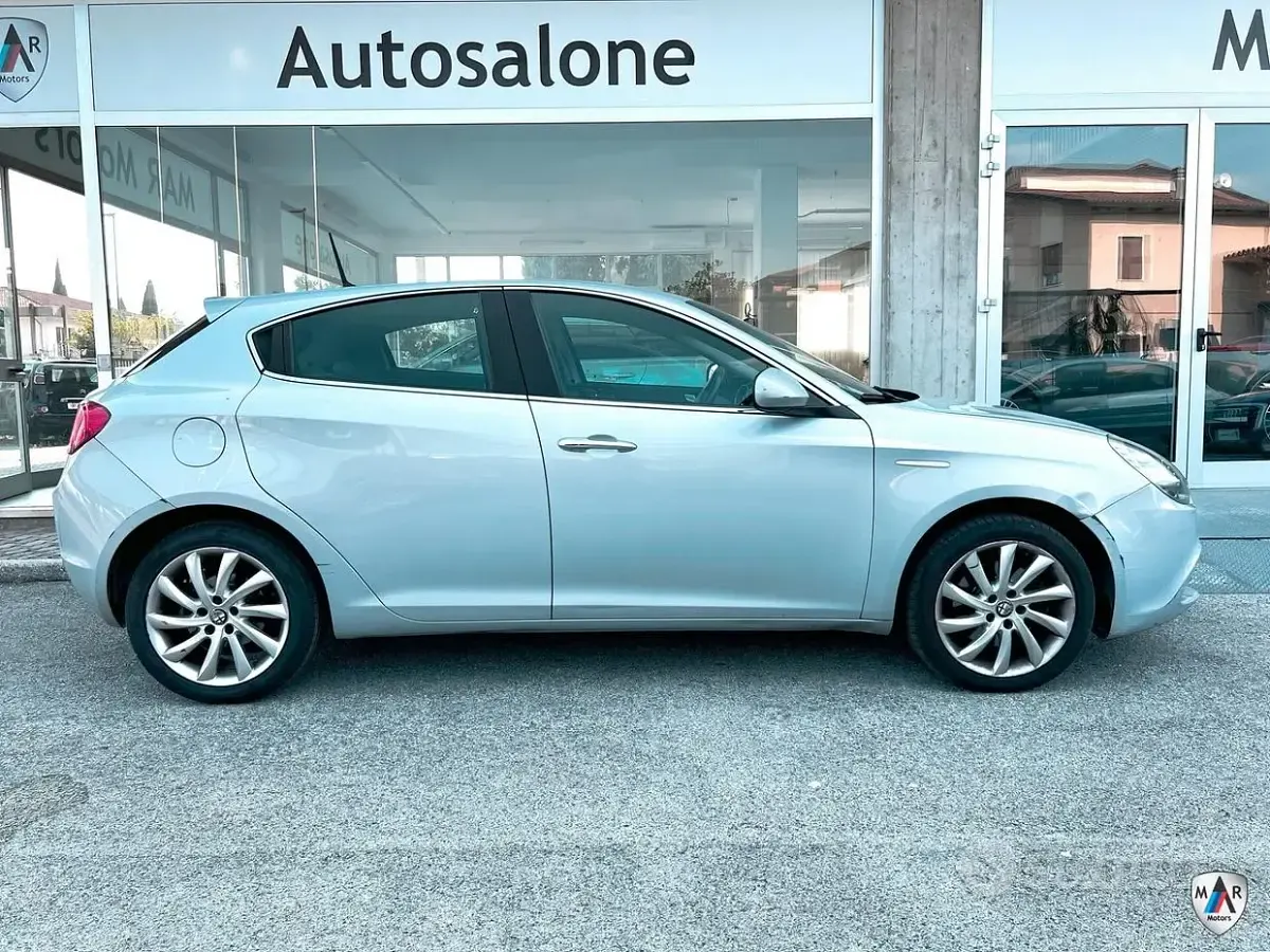 Usata Alfa Romeo Giulietta Exclusive 150 CV (110 kW) 2014 Grigio Utilitaria