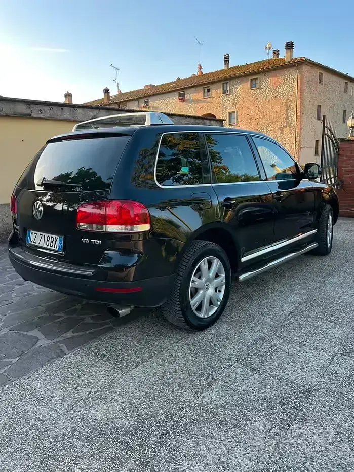 Usata VW Touareg 224 CV (164 kW) 2006 Nero SUV