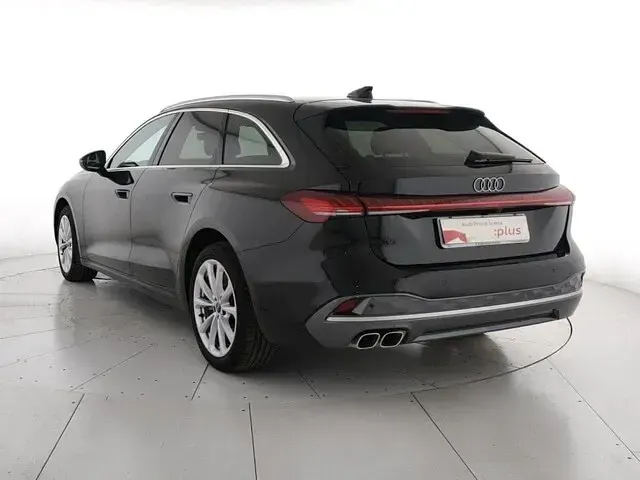 Usata Audi A5 Advanced 204 CV (150 kW) 2025 Nero mythos metallizzato Station wagon