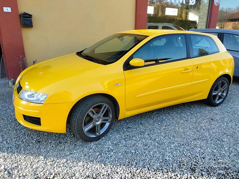 Usata Fiat Stilo Abarth 170 CV (125 kW) 2002 Giallo Berlina