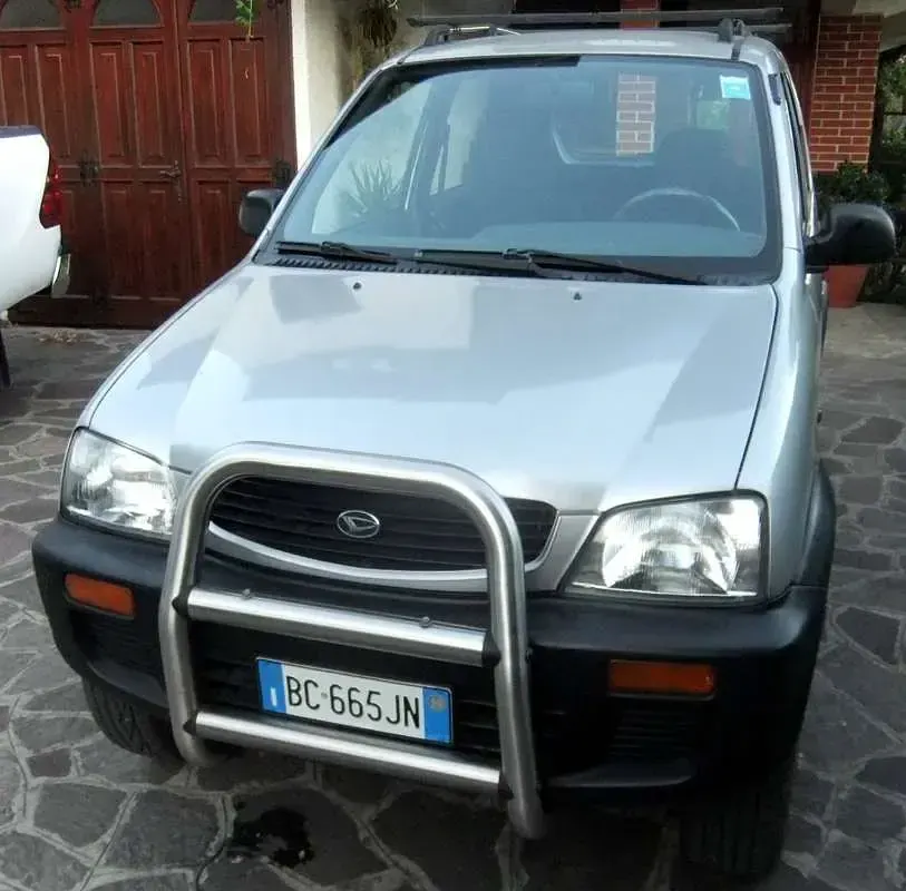 Usata Daihatsu Terios 83 CV (61 kW) 1999 Argento SUV