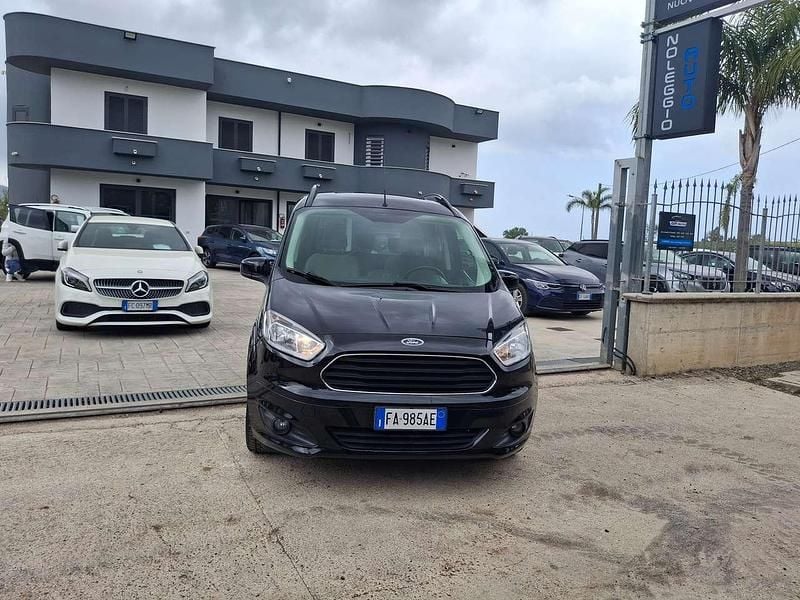Usata Ford Courier 75 CV (55 kW) 2015 Nero Monovolume