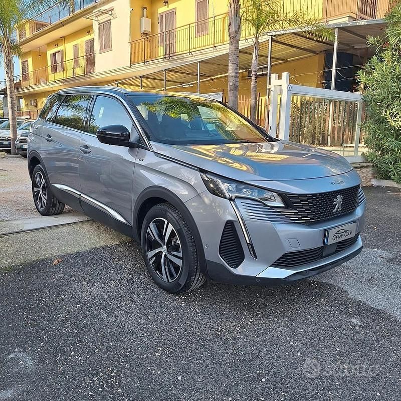 Usata Peugeot 5008 GT 130 CV (95 kW) 2023 Grigio SUV