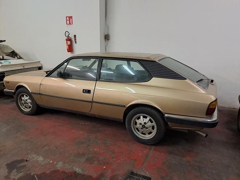 Usata Lancia Beta 115 CV (84 kW) 1981 Oro Berlina