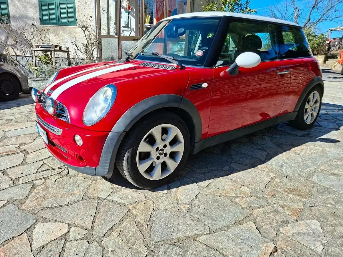 Usata Mini Cooper Seven 116 CV (85 kW) 2006 Rosso Utilitaria