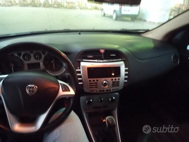 Usata Lancia Delta 119 CV (87 kW) 2010 Nero Utilitaria