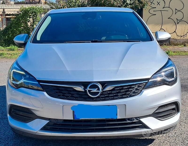 Usata Opel Astra Ultimate 122 CV (89 kW) 2020 Argento Berlina
