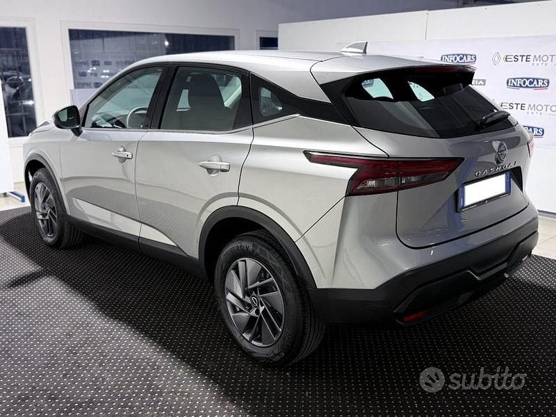 Usata Nissan Qashqai 158 CV (116 kW) 2024 Grigio metallizzato SUV