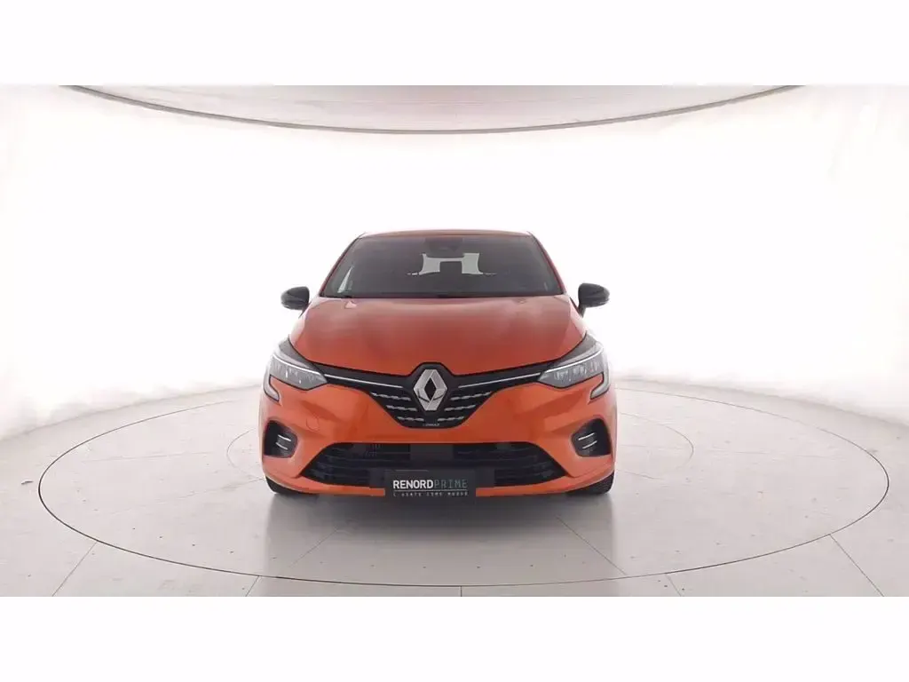 Usata Renault Clio Intens 91 CV (66 kW) 2023 Arancione Utilitaria