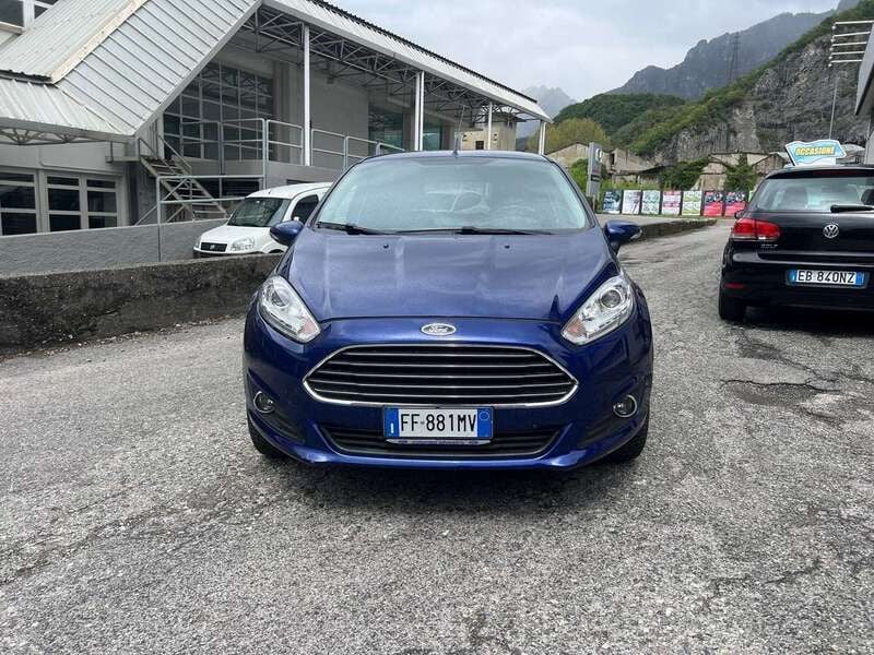 Usata Ford Fiesta Titanium 80 CV (58 kW) 2016 Blu/azzurro Utilitaria