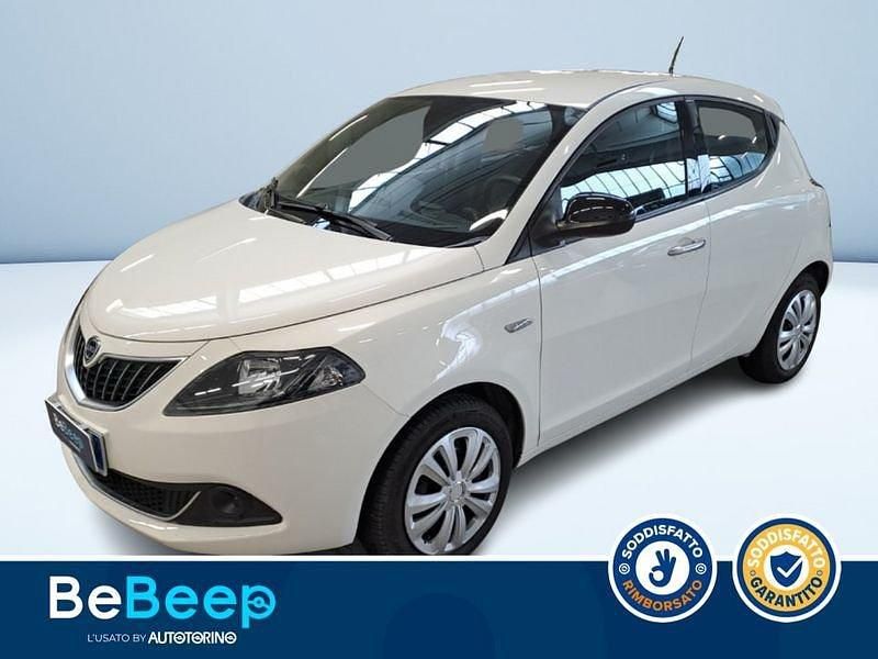 Usata Lancia Ypsilon Silver 70 CV (51 kW) 2022 Argento pastello Utilitaria