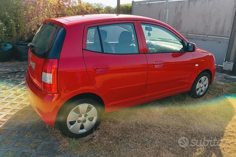Usata Kia Picanto 61 CV (44 kW) 2007 Rosso Utilitaria