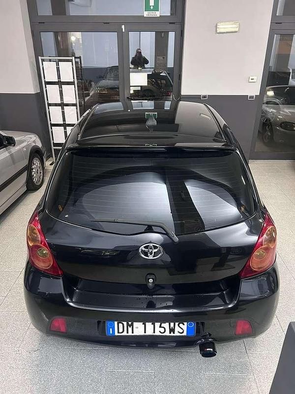 Usata Toyota Yaris 133 CV (97 kW) 2007 Nero Berlina